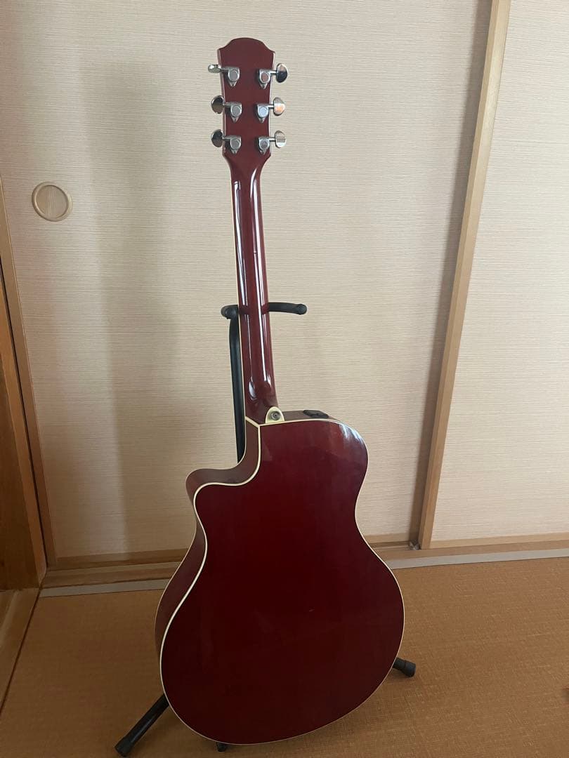 Yamaha Acoustic Guitar