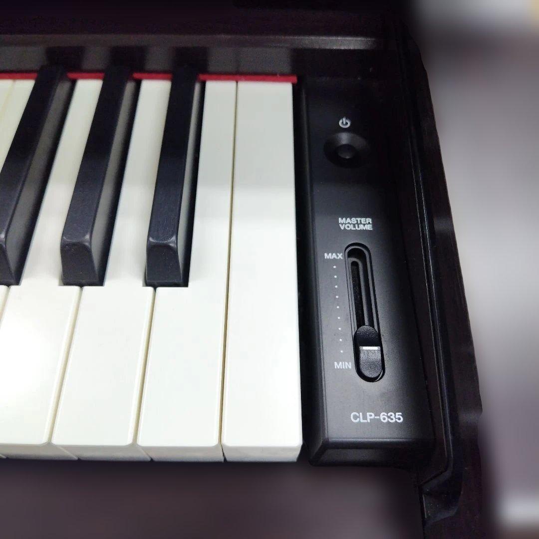 Yamaha Keyboards Digital Pianos Clp-635R