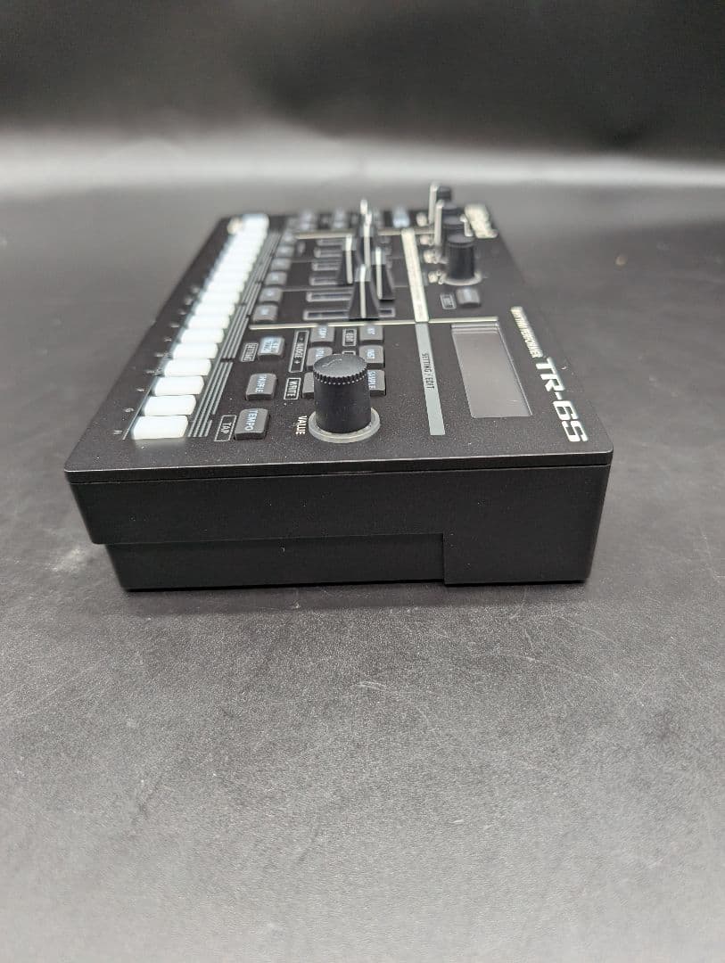 Roland Rhythm Machines Tr-6S