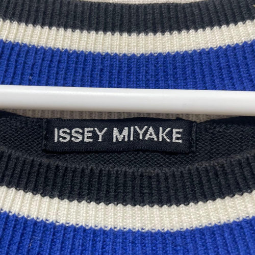 Issey Miyake Long-Sleeve 17