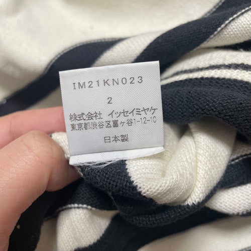 Issey Miyake Long-Sleeve 17