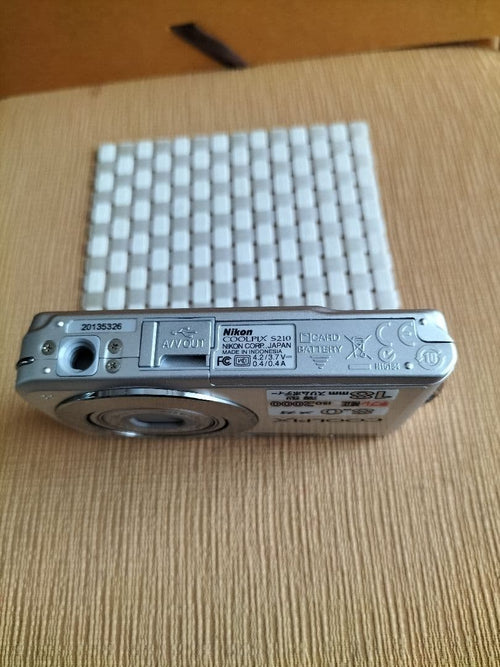 Compact Digital Cameras Nikon Coolpix S210