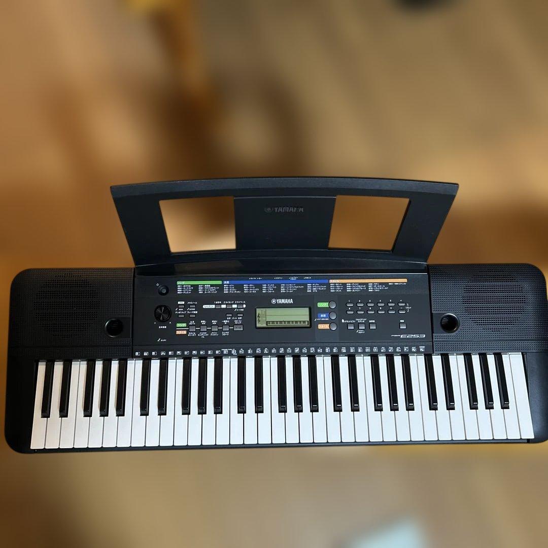 Yamaha Keyboard Electronic Piano Psr-E253