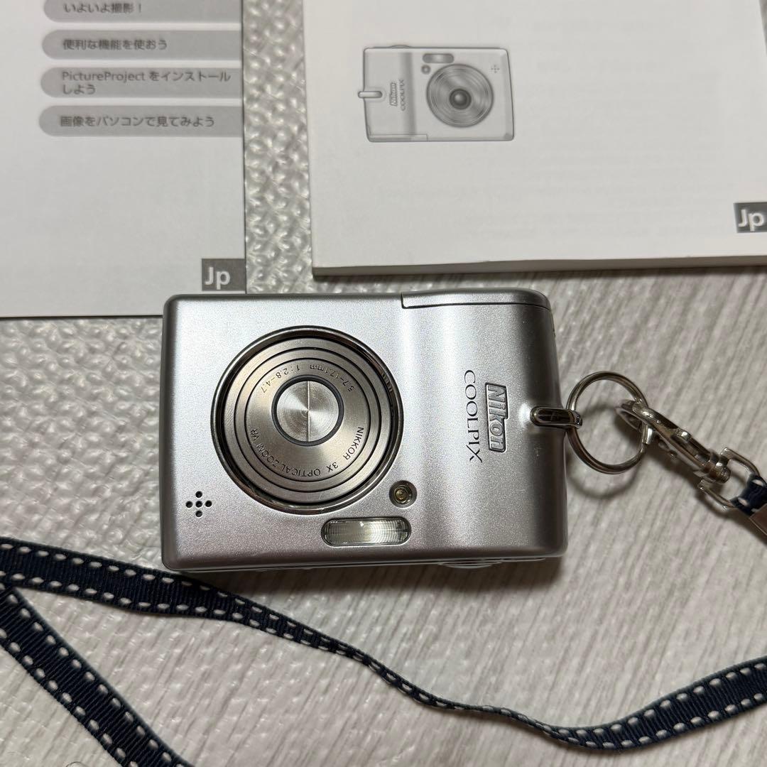 Nikon Compact Digital Cameras Coolpix L12