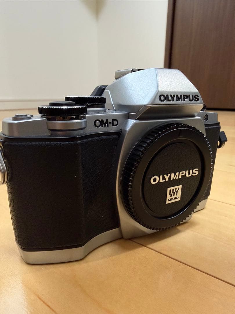 Olympus Mirrorless Interchangeable Lips Om-D E-M10