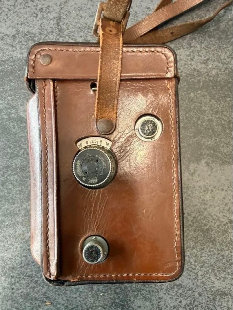 Twin-Lens Reflex Cameras Rolleiflex
