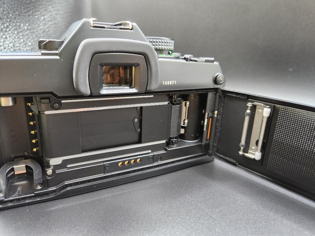 Contax Slr Cameras (Film) 167Mt 2686