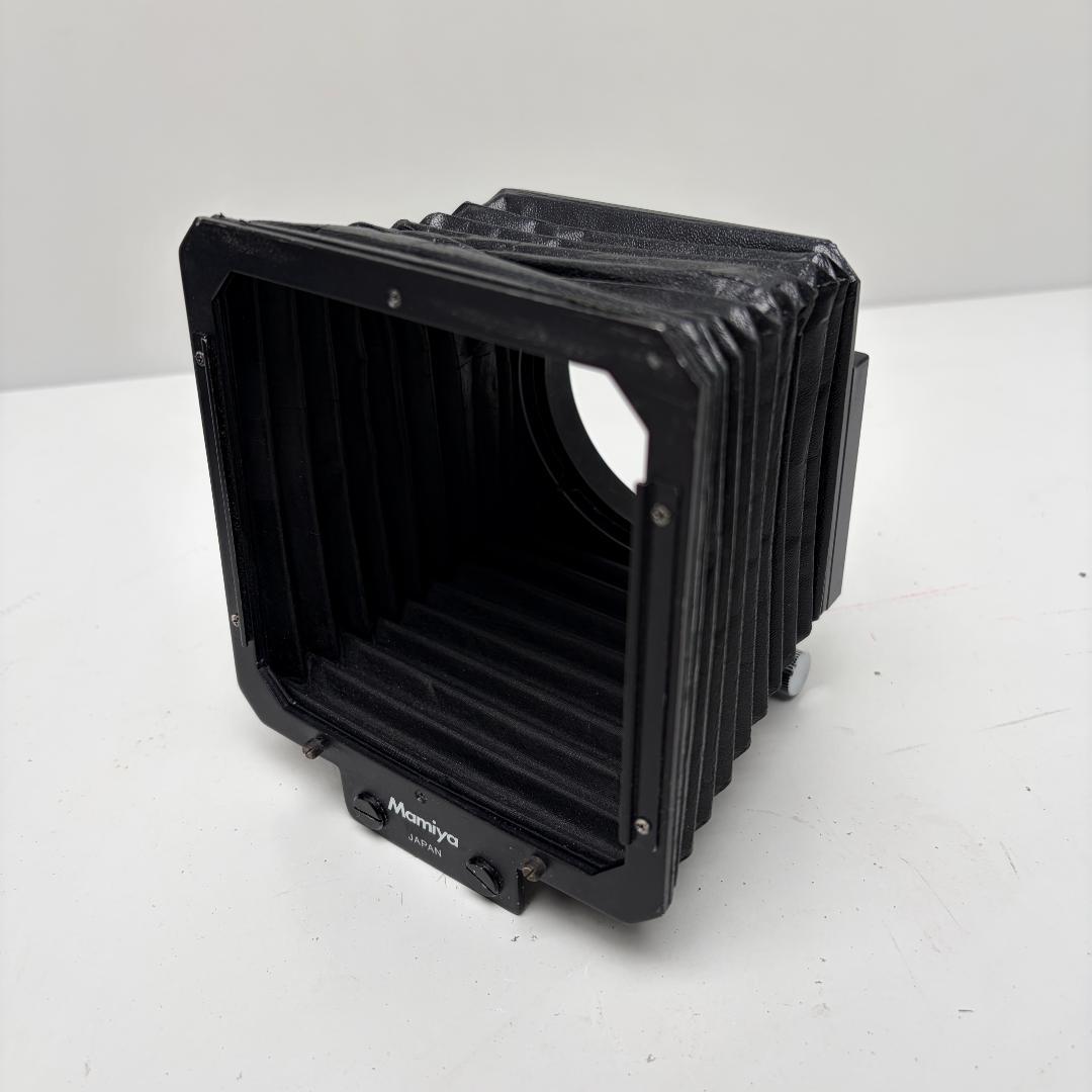 Mamiya Lens Hoods Bellows Hood 02