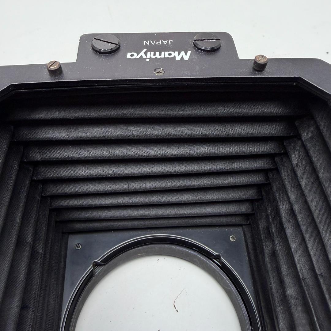 Mamiya Lens Hoods Bellows Hood 02