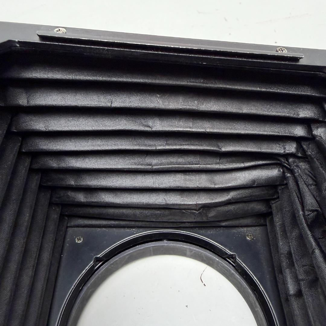 Mamiya Lens Hoods Bellows Hood 02