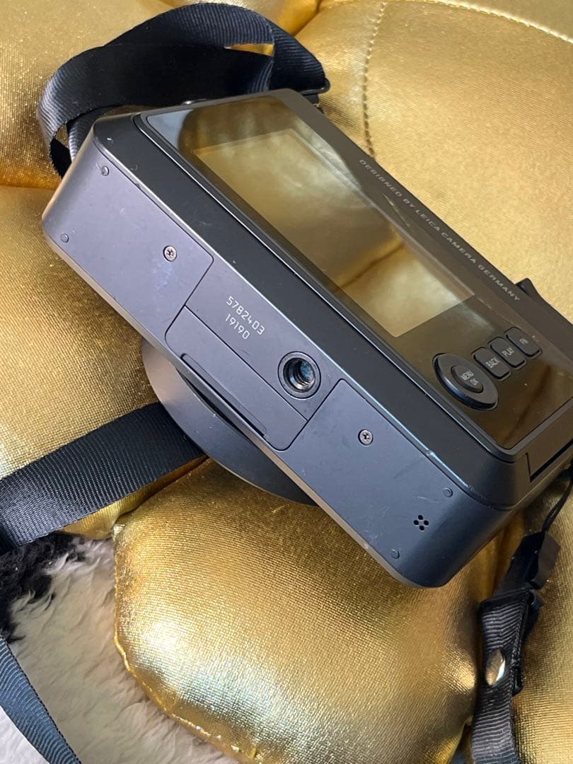 Leica Instant Cameras Sofort 2 6