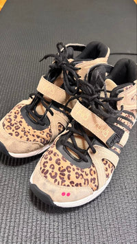 Sneakers .Tenacity