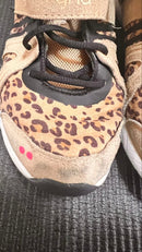 Sneakers .Tenacity