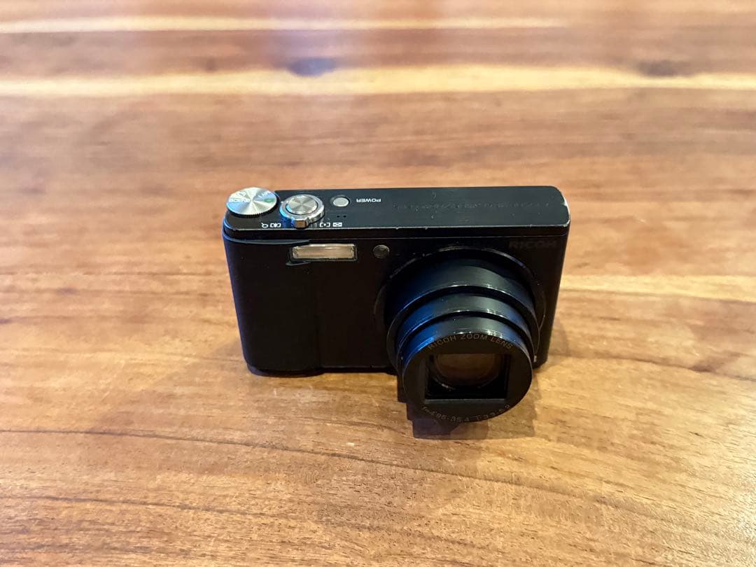 Ricoh Compact Digital Cameras R8