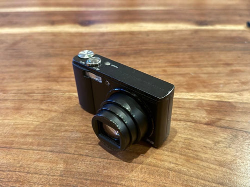 Ricoh Compact Digital Cameras R8