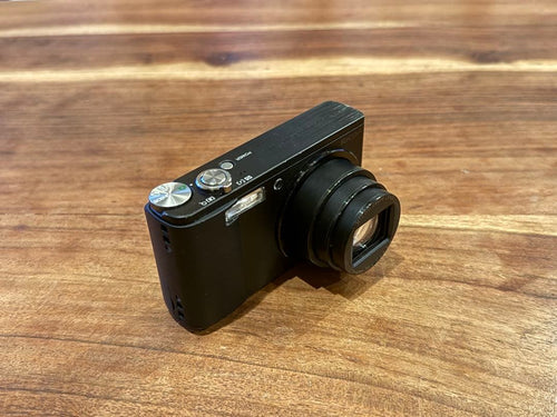Ricoh Compact Digital Cameras R8