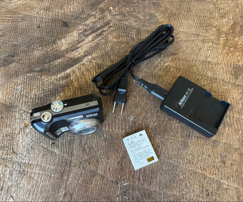Nikon Compact Digital Camera Coolpix P1 4634A-Cxp1
