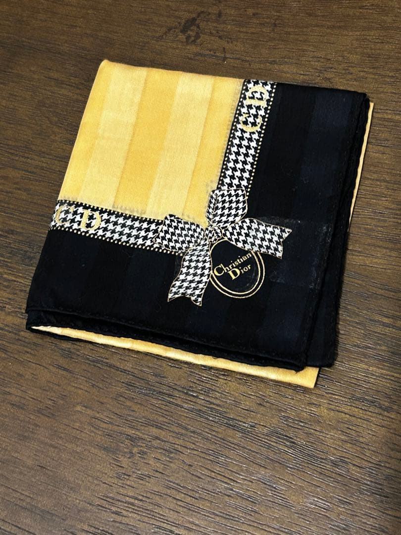 Burberry Handkerchiefs Fendi 6