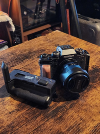 Fujifilm Mirrorless Interchangeable Lips X-T4 Xf18-55Mm