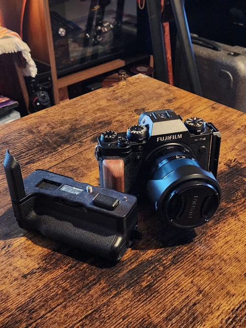 Fujifilm Mirrorless Interchangeable Lips X-T4 Xf18-55Mm