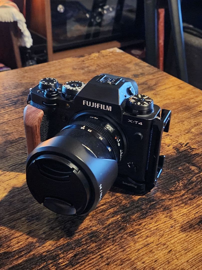 Fujifilm Mirrorless Interchangeable Lips X-T4 Xf18-55Mm