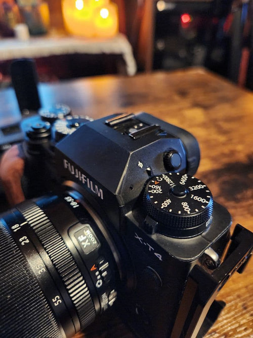 Fujifilm Mirrorless Interchangeable Lips X-T4 Xf18-55Mm