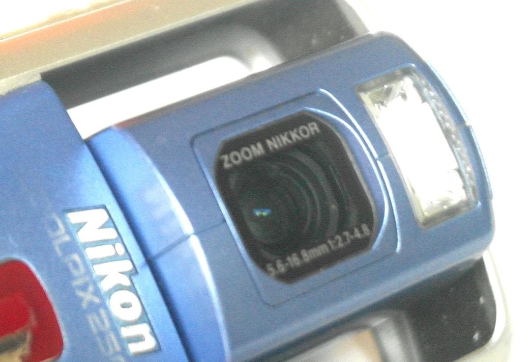 Nikon Compact Digital Cameras Coolpix 2500