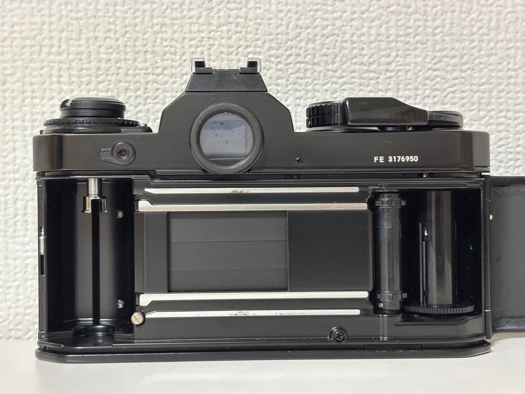 Nikon Slr Camera (Film) Fe