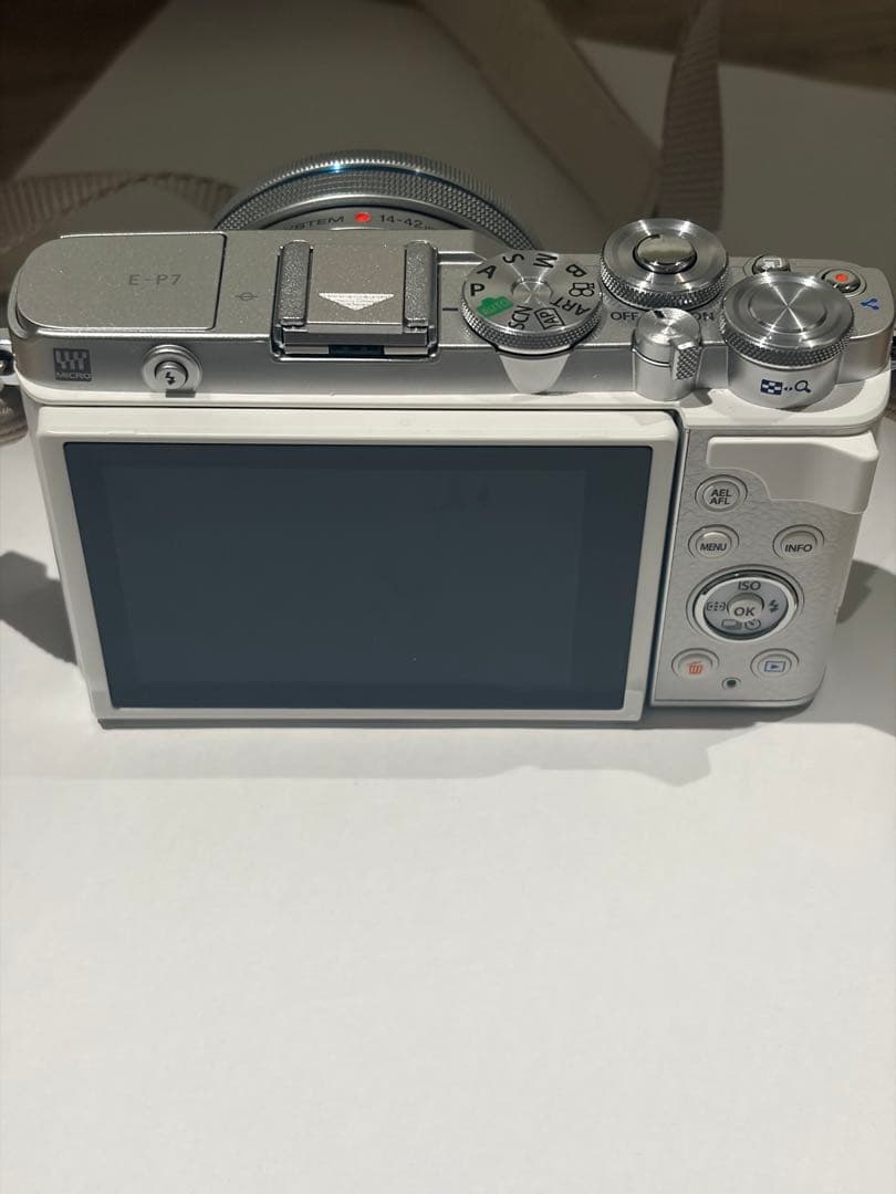 Olympus Mirrorless Interchangeable Lips Pen E-P7