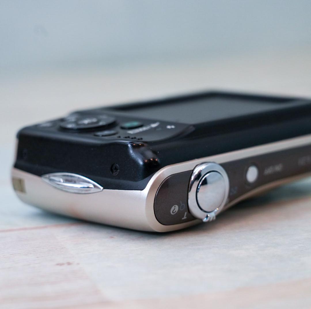 Nikon Compact Digital Camera Coolpix L21