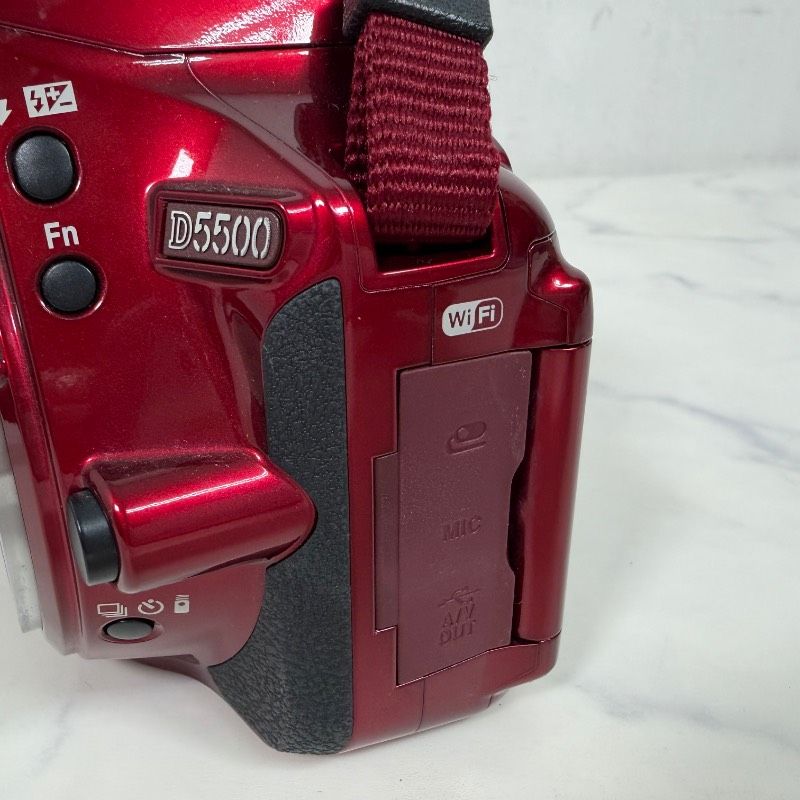 Nikon Digital Slr 2,412 D5500 Red Af-S Dx Nikkor 18-55Mm 1:3.5-5.6 G Vr 1117K