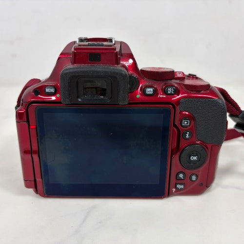 Nikon Digital Slr 2,412 D5500 Red Af-S Dx Nikkor 18-55Mm 1:3.5-5.6 G Vr 1117K