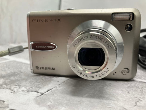 Fujifilm Compact Digital Camera Finepix F30