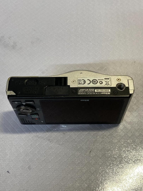 Compact Digital Cameras Nikon S8000#526