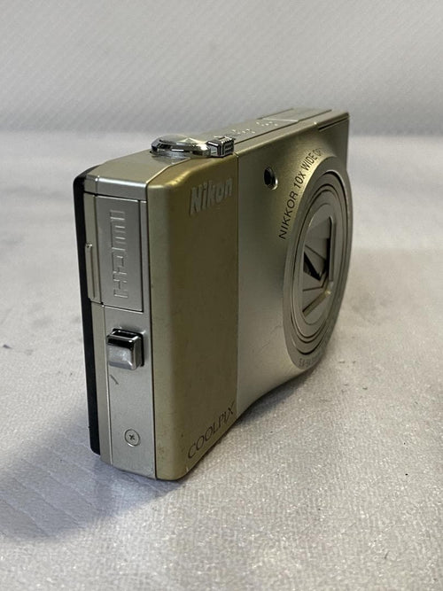 Compact Digital Cameras Nikon S8000#526
