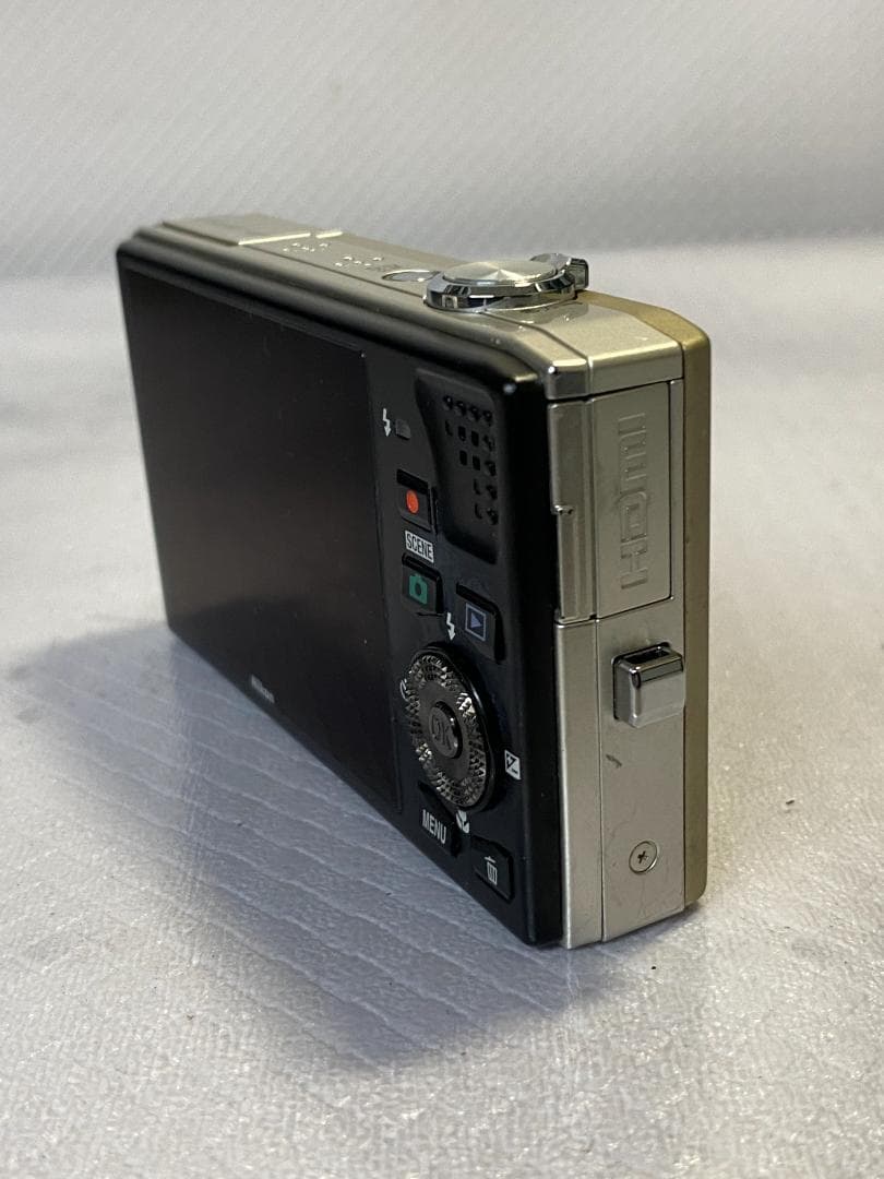 Compact Digital Cameras Nikon S8000#526