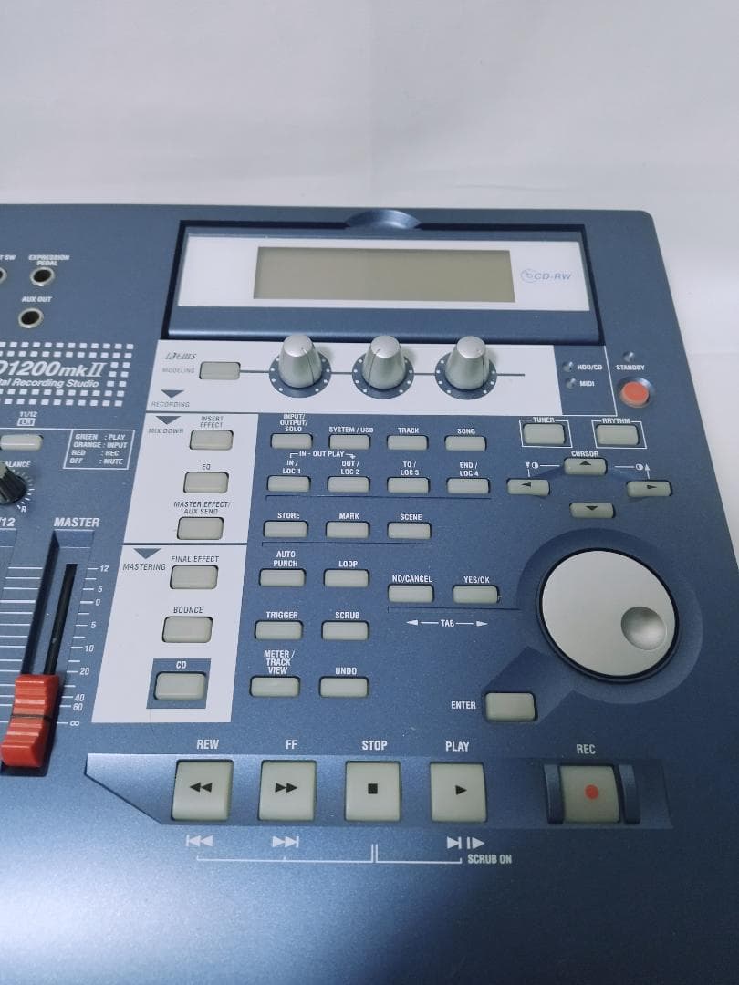 Analog Synthesizer Korg D1200Mkii