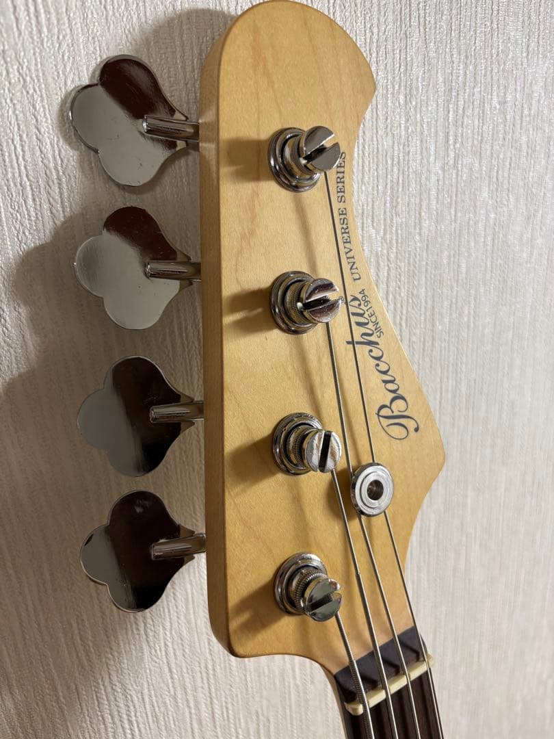 Electric Basses Bacchus Universe Series Vox