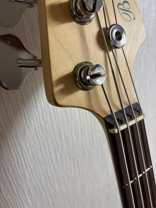 Electric Basses Bacchus Universe Series Vox