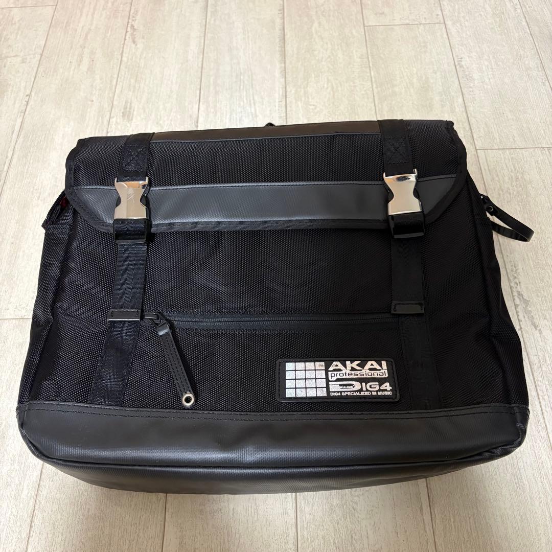 Akai Professional Samplers Mpc One+