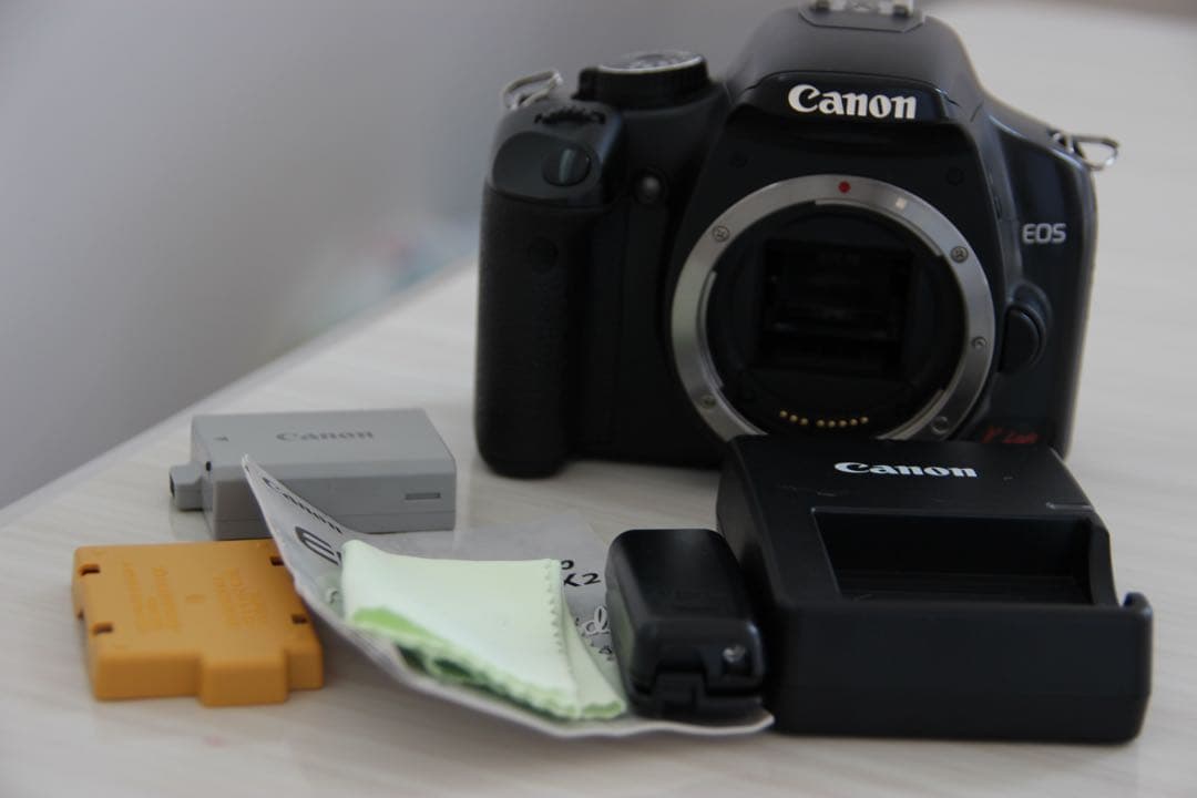 Canon Slr Camera (Film) Kiss X2