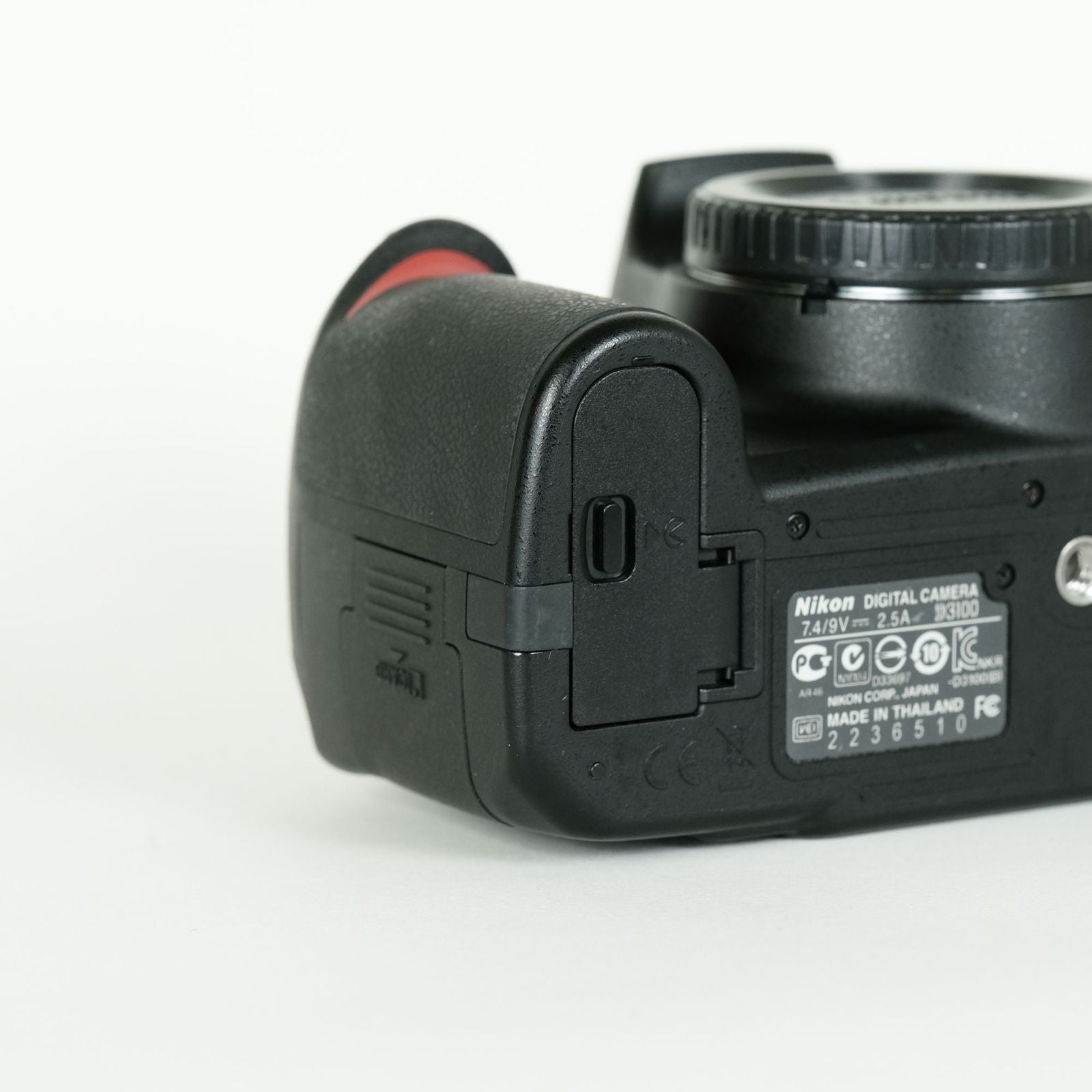 Nikon Digital Slr 7,960 D3100 F