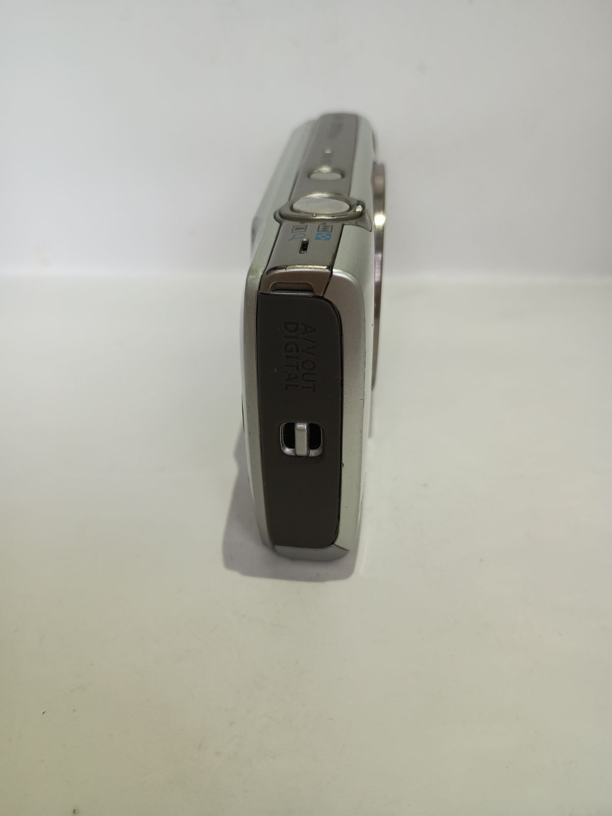 Compact Digital Camera 4919 Canon Ixy180