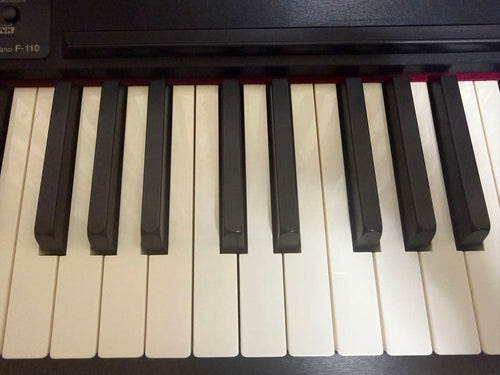 Roland Keyboards Digital Pianos F-110