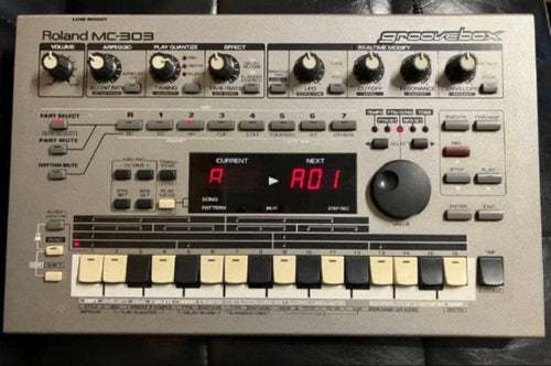 Roland Rhythm Machine Mc-303 Groovebox