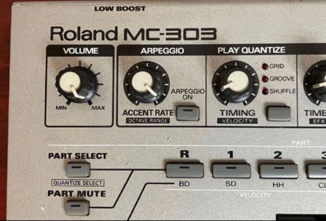 Roland Rhythm Machine Mc-303 Groovebox