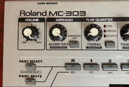 Roland Rhythm Machine Mc-303 Groovebox
