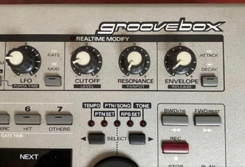Roland Rhythm Machine Mc-303 Groovebox