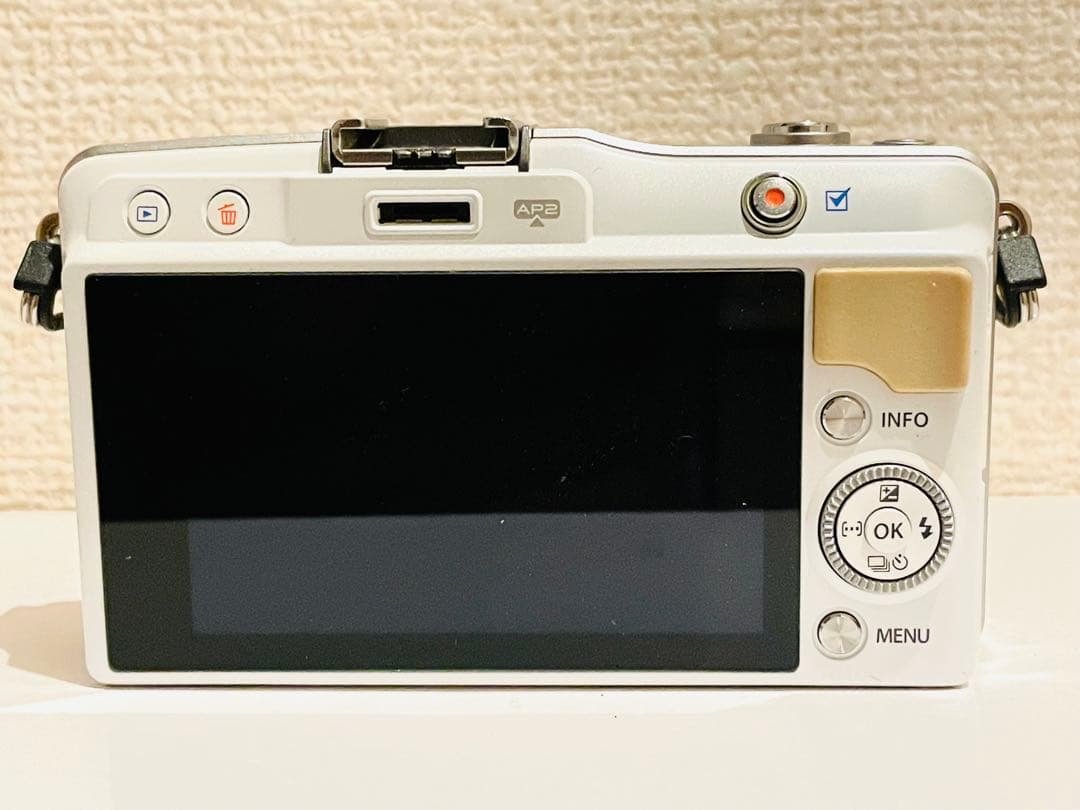 Mirrorless Interchangeable Lens Cameras Olympus E-Pm2