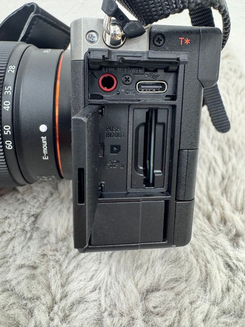 Sony Mirrorless Interchangeable Lens Cameras 7C Ii 128Gb